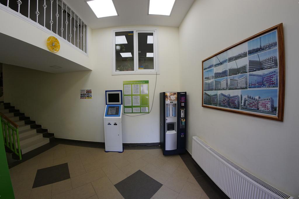 54A Tselinogradskaia Str At Alekseevka Underground Harkiv Exterior foto