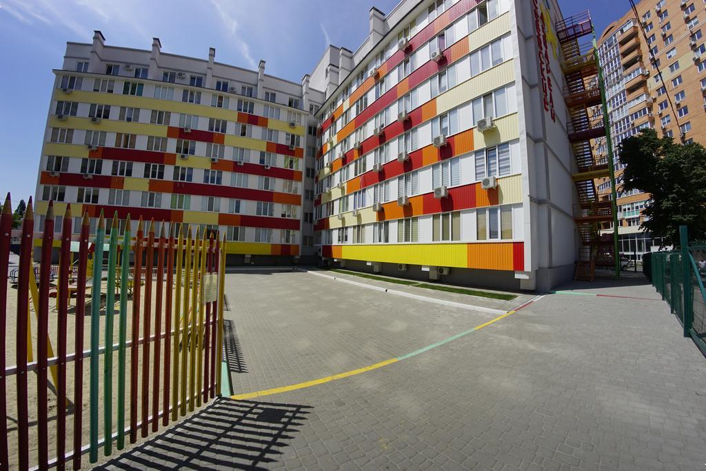 54A Tselinogradskaia Str At Alekseevka Underground Harkiv Exterior foto